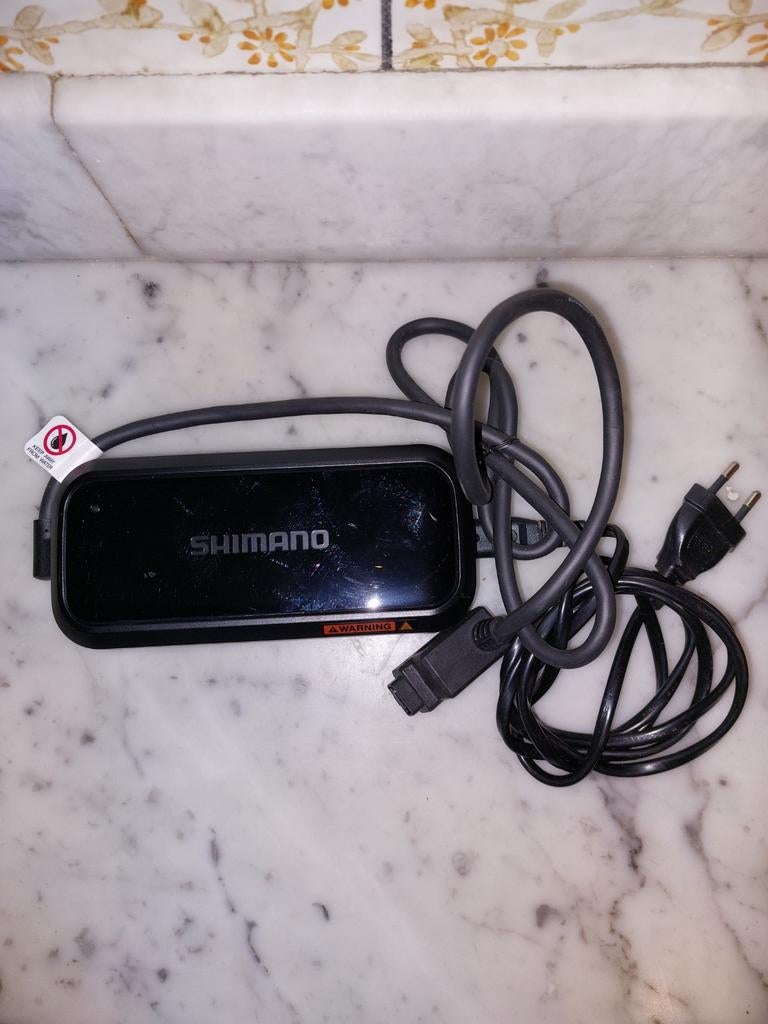 Chargeur de vélo marque schimano. EC E 6002