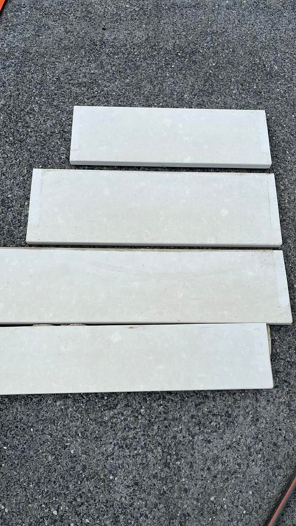 Lot de 4 tablettes de fenêtre beige clair de chez Bertrand, Ophalen, Gebruikt