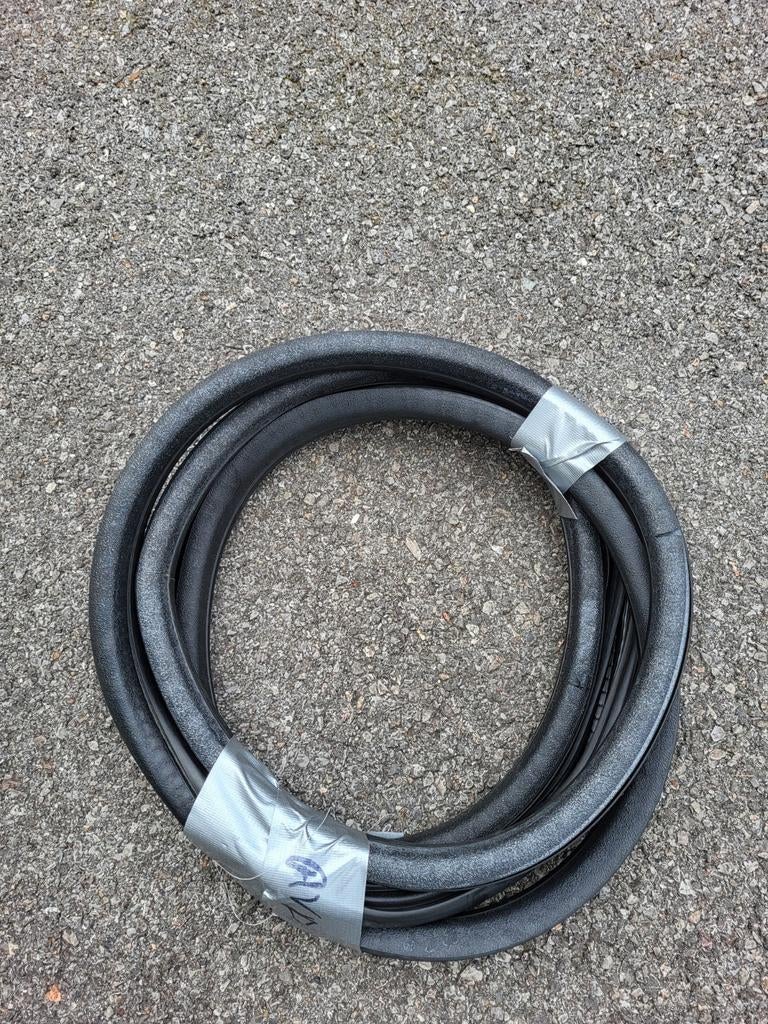 Deurrubber rechtsvoor Citroen C4 saloon 2004-2010, Voor, Deur