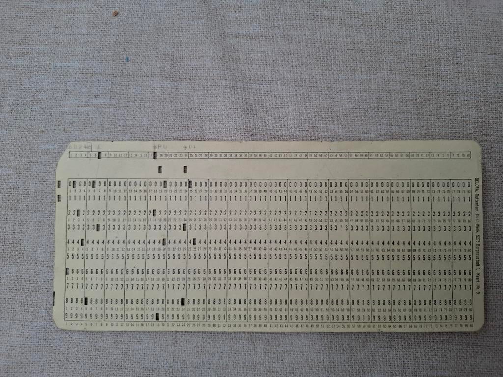 Vintage IBM-stijl ponskaart – originele Belgische exemplaar, Computers en Software, Ophalen of Verzenden