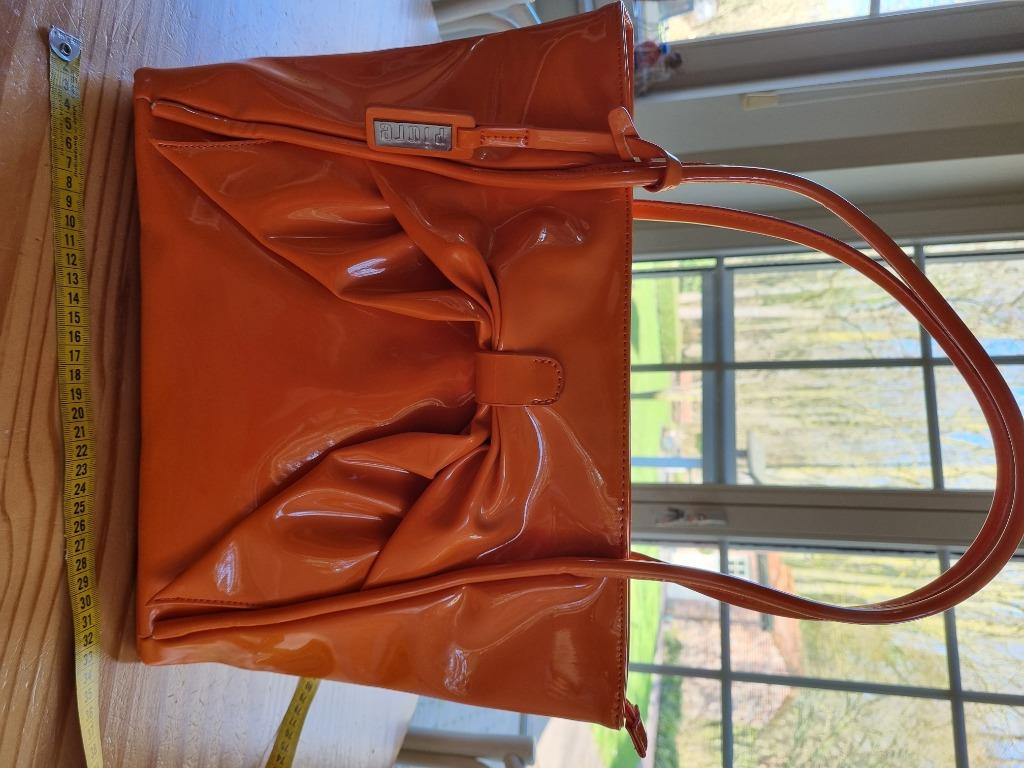 Flash oranje handtas in lakleer can Piure, Handtassen en Accessoires, Tassen | Damestassen, Ophalen of Verzenden, Zo goed als nieuw