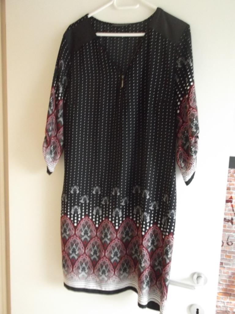 Jurk Cassis maat 46, Taille 46/48 (XL) ou plus grande, Enlèvement ou Envoi, Cassis, Porté