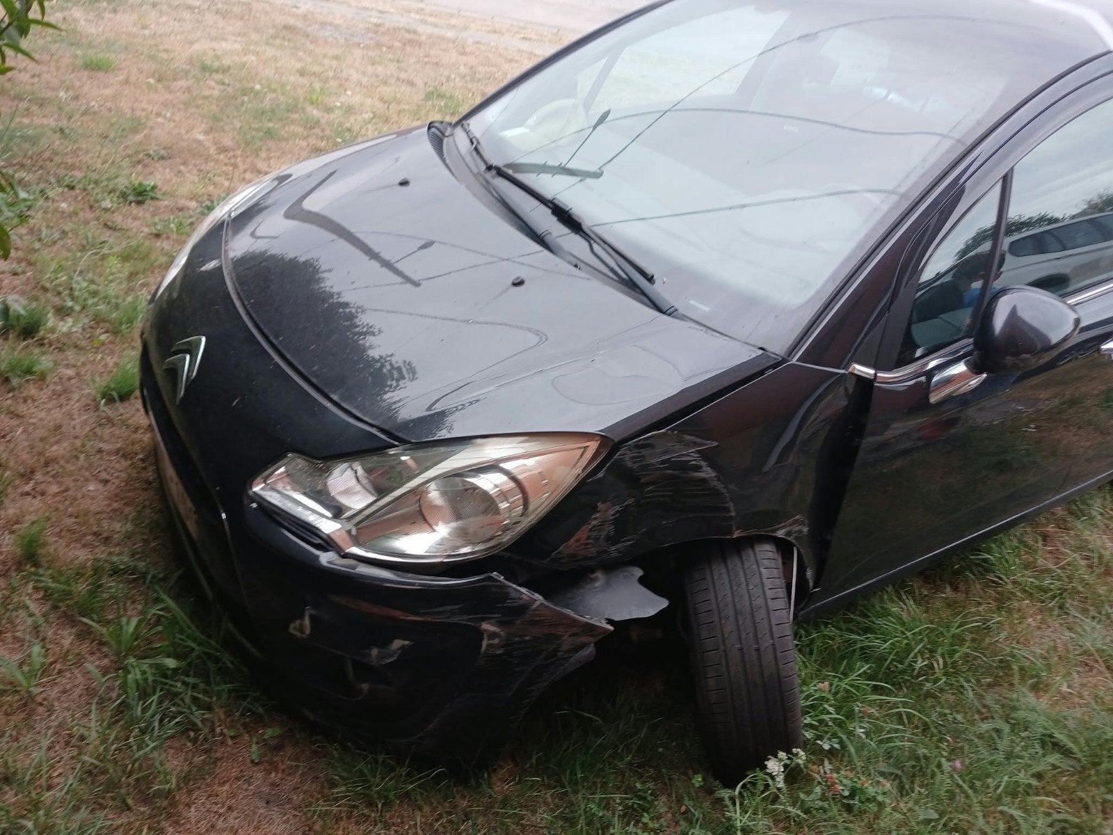 Citroen c3 1400 hdi accidentèe a saisir, Euro 5, Stof, 50 kW, 4 cilinders