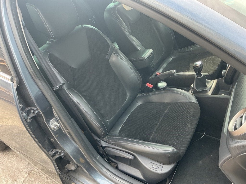 SIEGE AVANT DROIT ( PASSAGER ) Renault Clio IV (5R), Renault, Utilisé, Peter-Huppertz-Straße 5
51063  Köln, DE, Dialog.deutschland@renault.de