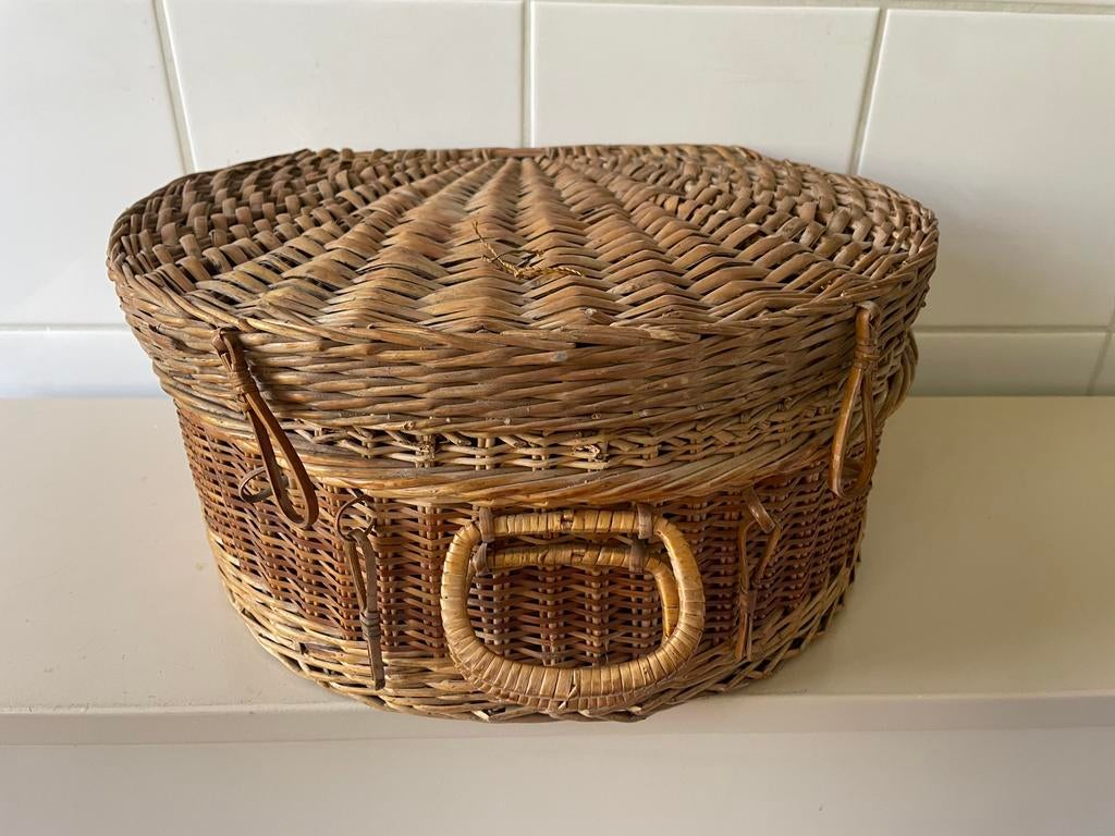 Rieten mand, Huis en Inrichting, Woonaccessoires | Schalen en Manden, Ophalen of Verzenden, Gebruikt, Mand