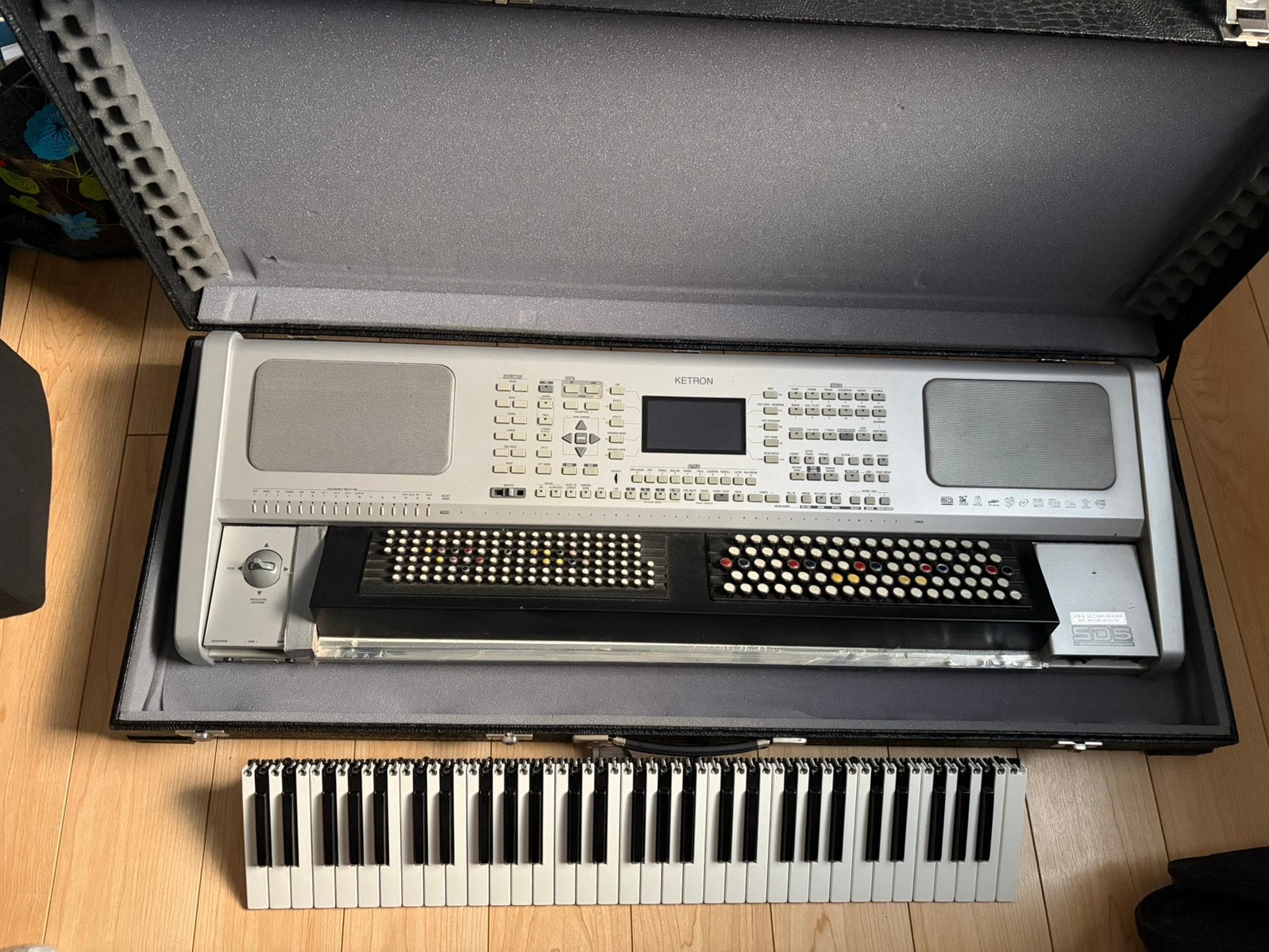 Ketron SD5 synthetiseur + clavier piano, Muziek en Instrumenten, Ophalen, Gebruikt, Overige aantallen, Overige merken