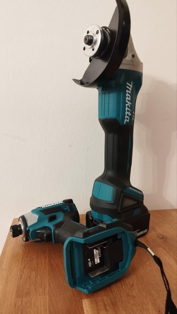Hakseslipper + klop schroevendraaier, Doe-het-zelf en Bouw, Ophalen