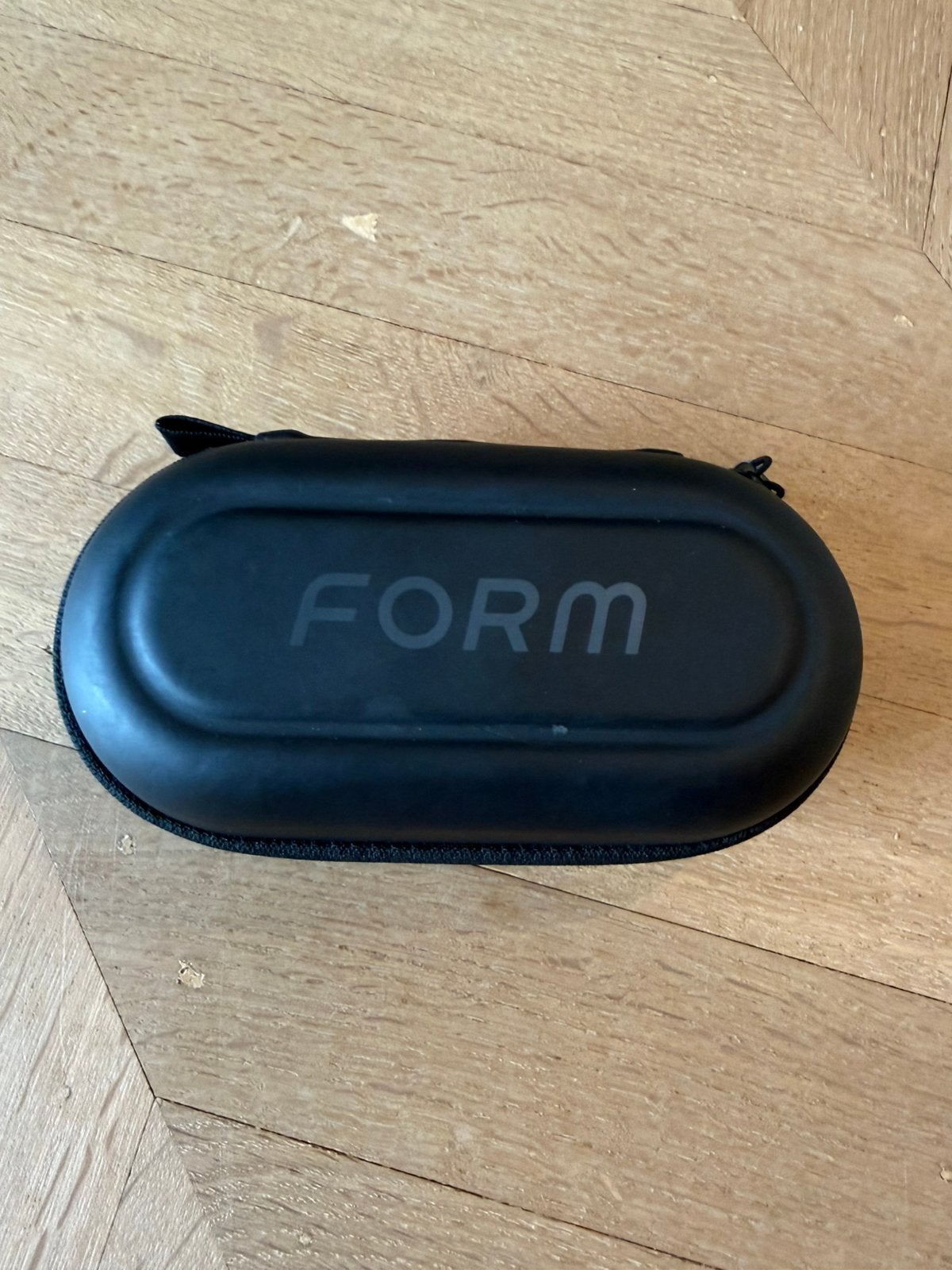 FORM Smart Swim Goggles – met verminderde schermhelderheid, Sport en Fitness, Overige Sport en Fitness, Gebruikt, Ophalen