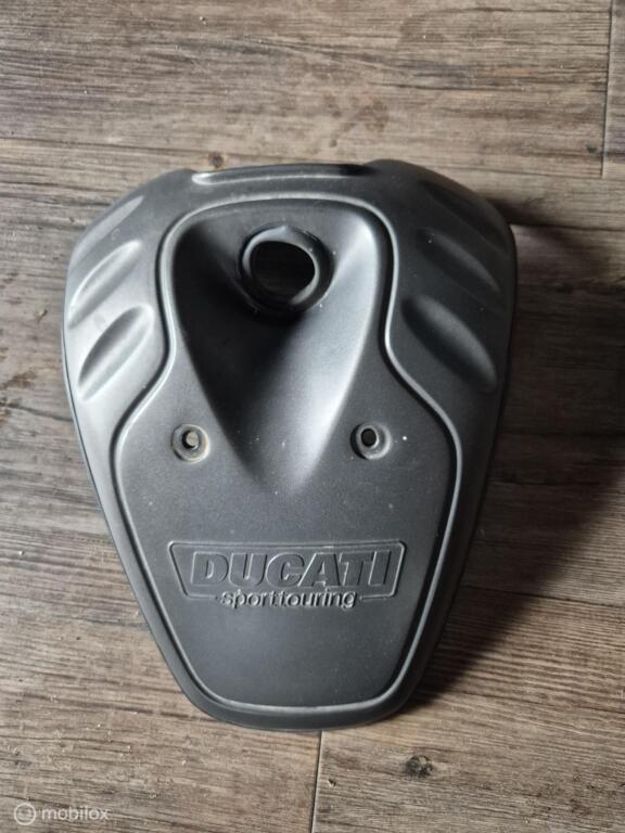 Afdekkap contactslot kap tank benzinetank tankkap ST2 ST, Motoren, Gebruikt, Factorystore.service@ducati.com, Ophalen of Verzenden
