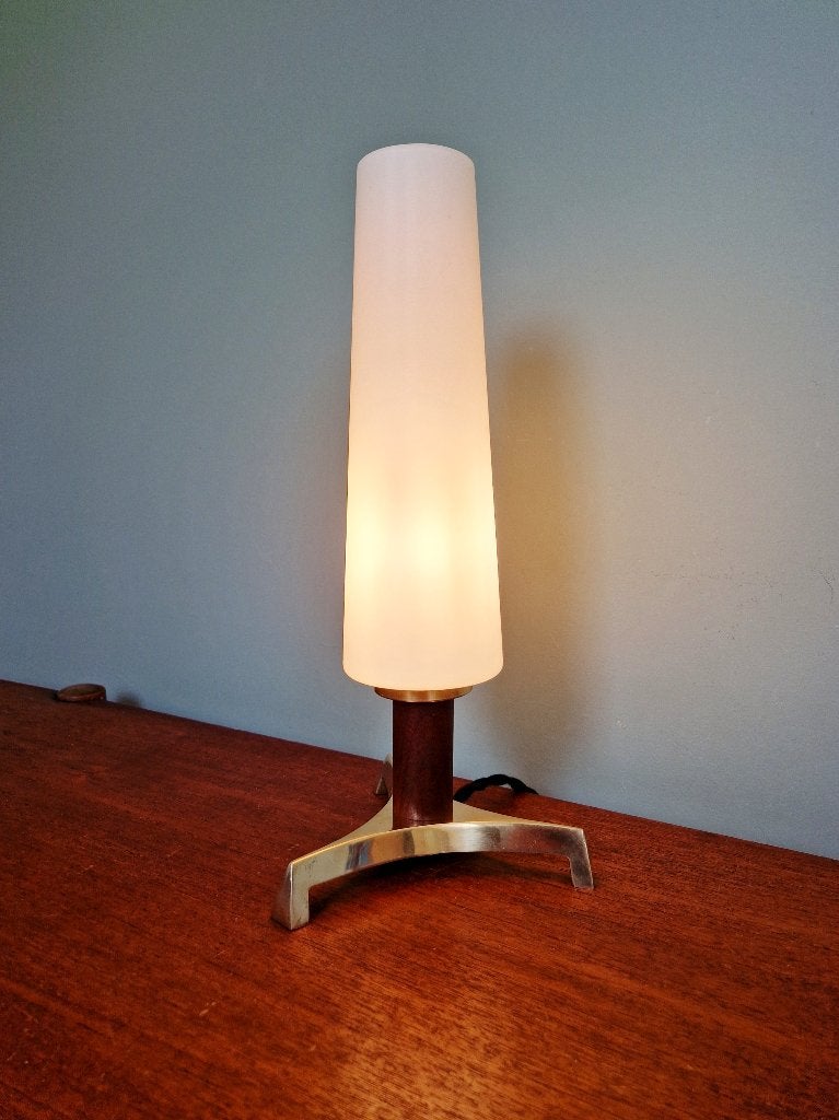 Scandinavische driepootlamp in messing,teak en opaline 1960, Ophalen of Verzenden
