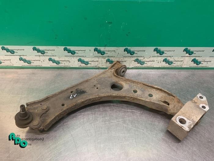 Bras de suspension avant gauche d'un Volkswagen Golf (Golf 0, Volkswagen, -, 3 mois de garantie, Utilisé