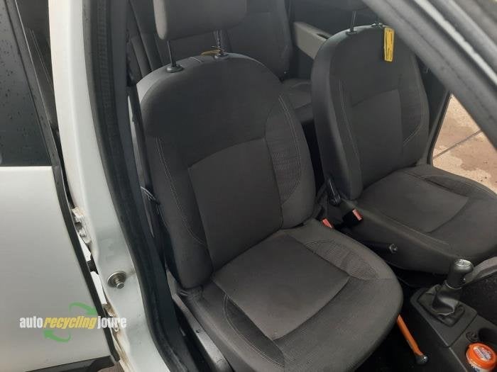 Siège droit d'un Dacia Lodgy, Autos : Pièces & Accessoires, Dacia, -, -, 3 mois de garantie