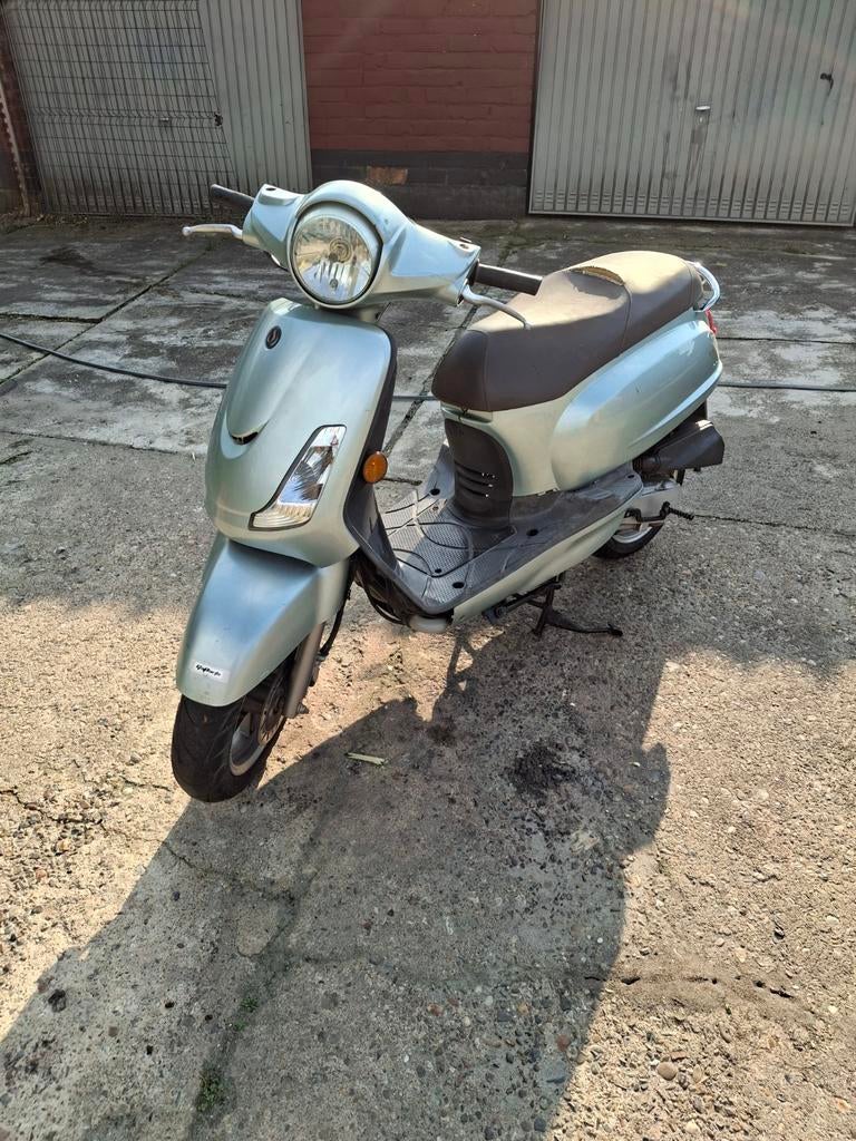 Scooter b- klasse sym, Fietsen en Brommers, Ophalen