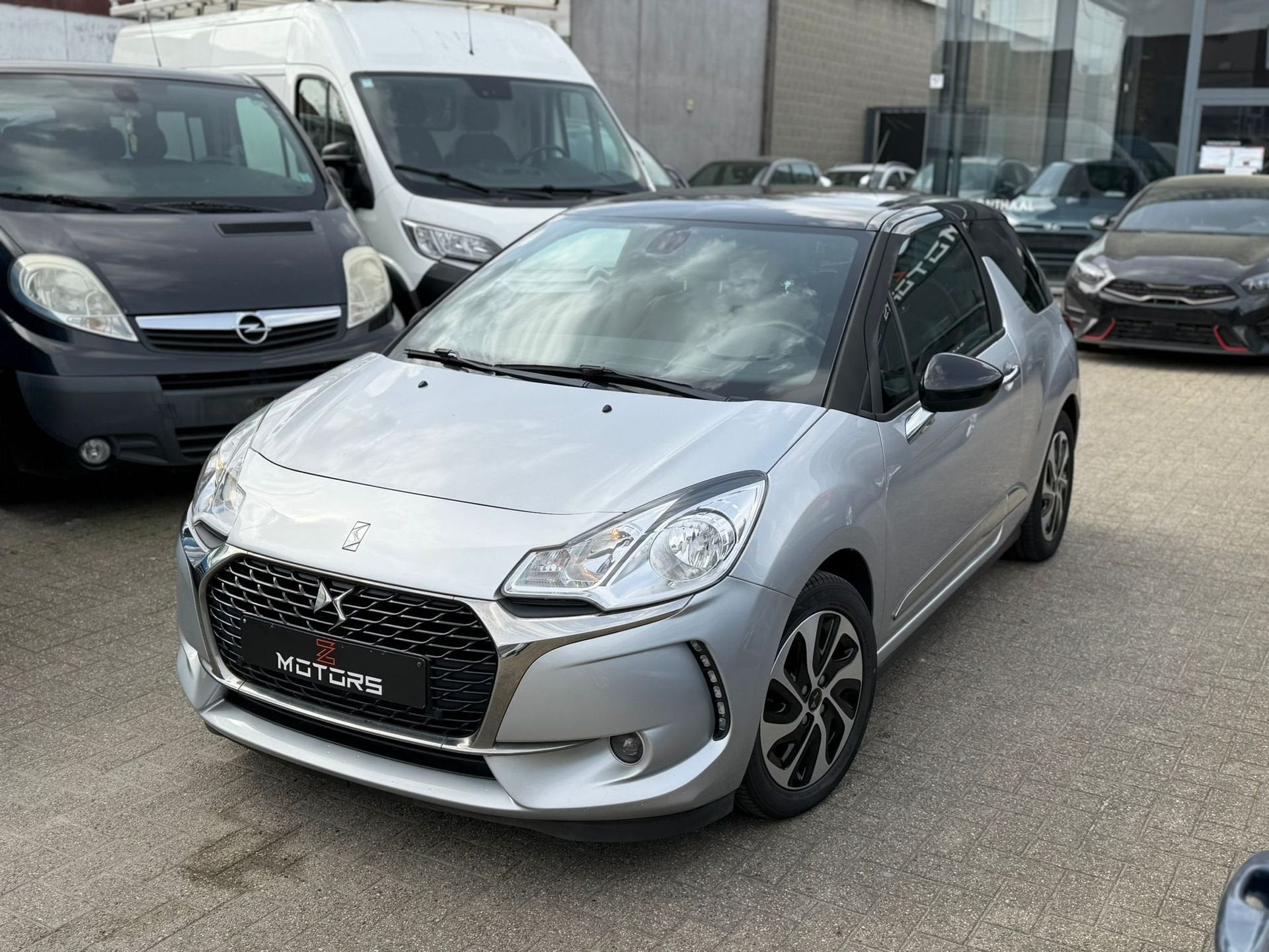 Nieuw voertuig, Achat, Entreprise, Noir, 99 g/km