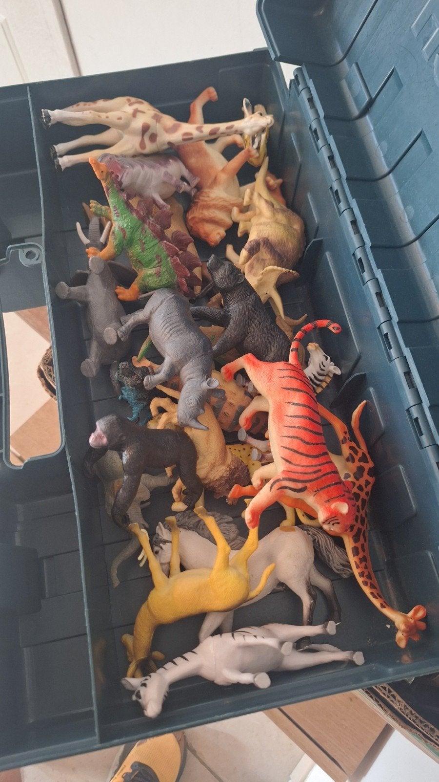 Grand lot de figurines animaux sauvages et dinosaures, Ophalen