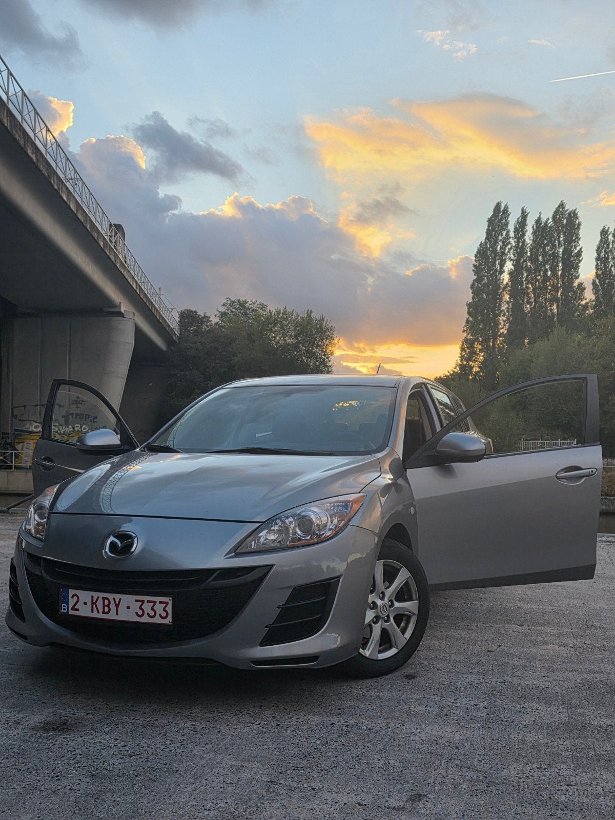 mazda 3 essance, Autos, Mazda, Argent ou Gris, Boîte manuelle, 5 portes, Particulier
