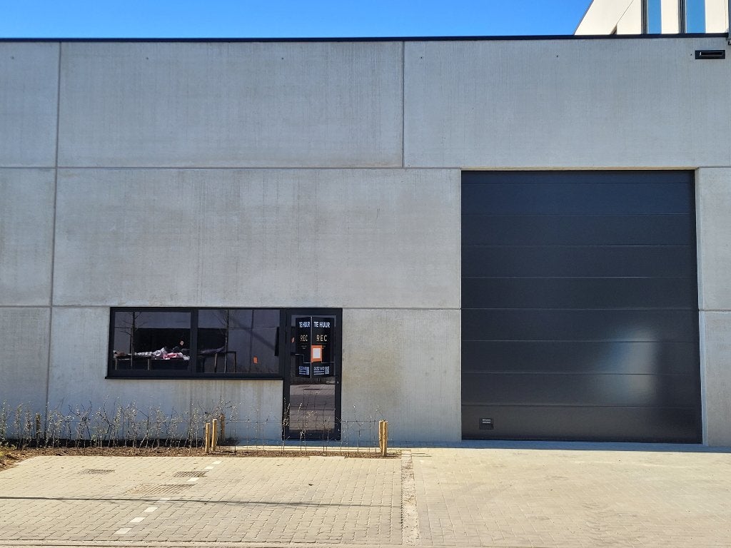 KMO unit 216m² te huur in Broechem op 4 min van op- en afrit, Immo, Direct bij eigenaar, Ranst, 216 m², 1 kamers