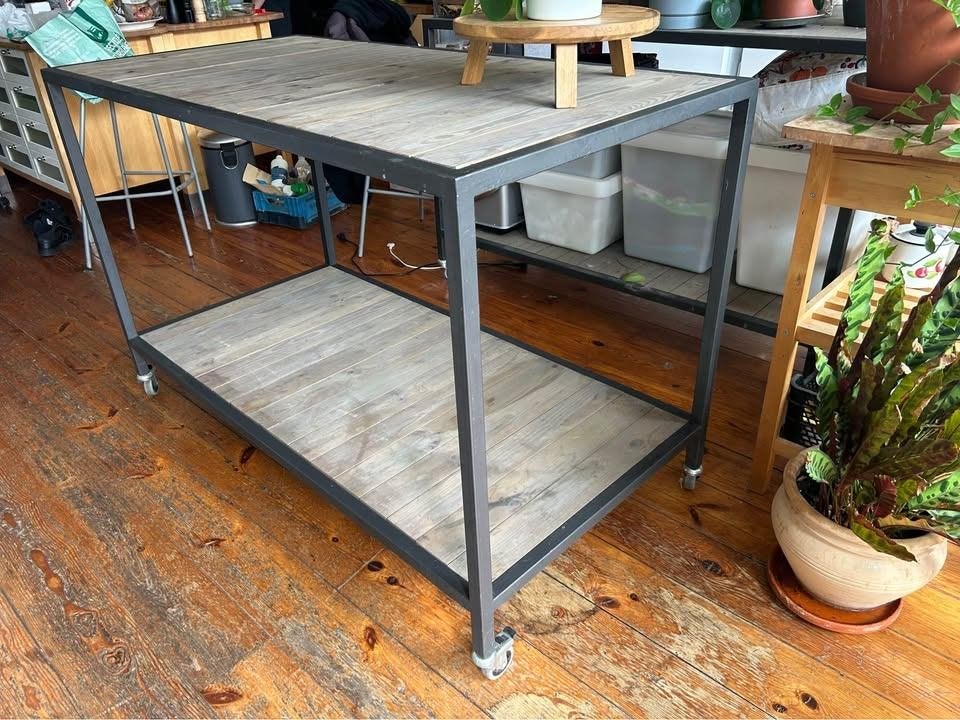 Table artisanale bois/métal sur mesure: commerce, fleuriste., Maison & Meubles, Maison & Meubles | Autre, Enlèvement