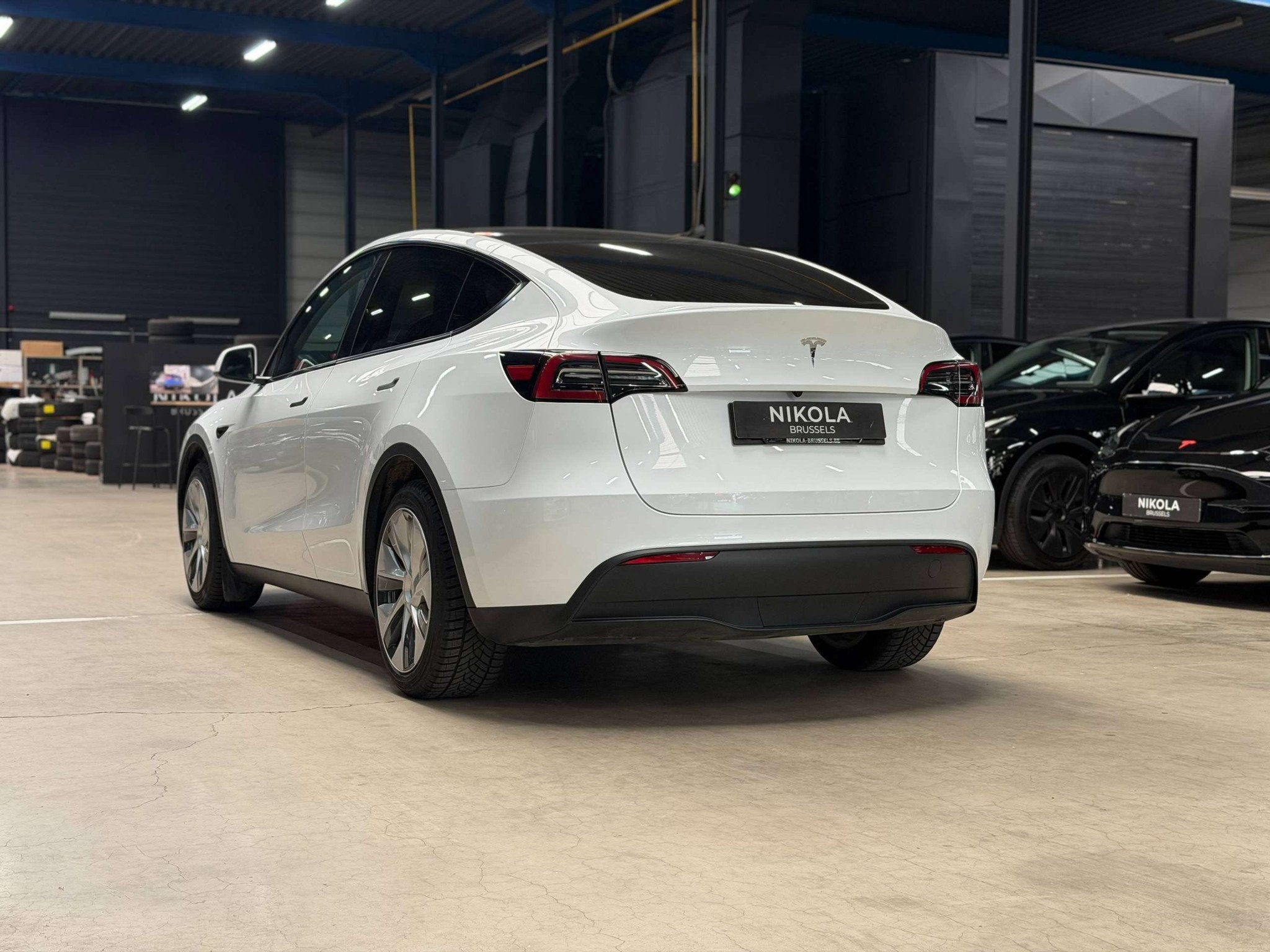 Tesla Model Y RWD - PREMIUM - HIGHWAY AUTOPILOT, Autos, 299 ch, Achat, Entreprise, Noir