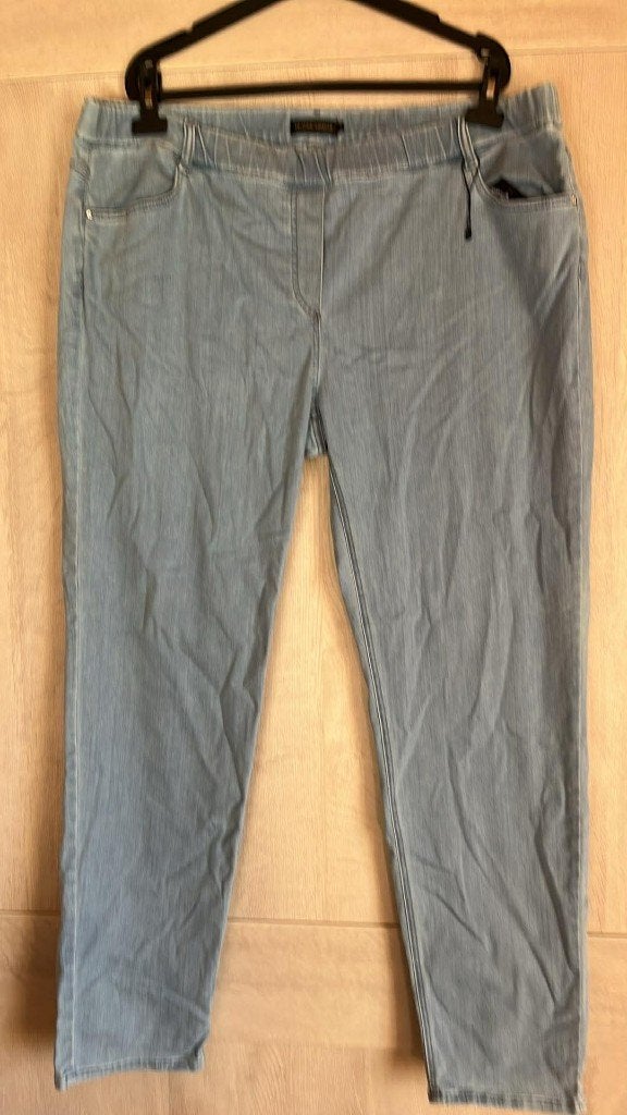 jeans claude arielle stretch 50-52 rekker nooit gedragen, Claude Arielle, Enlèvement ou Envoi, Neuf, Pantalon ou Jeans
