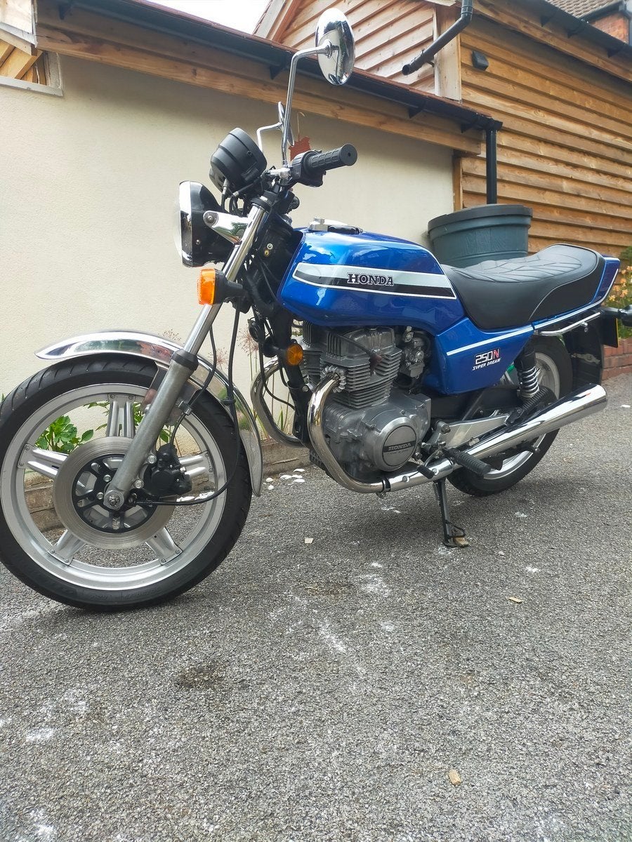 Pieces Honda cb250 n