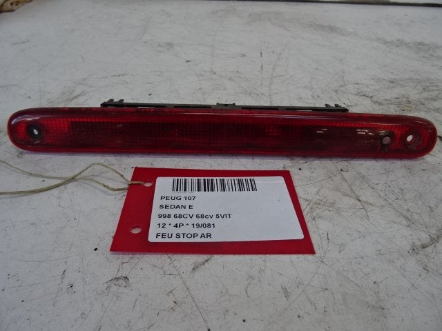 REMLICHT Peugeot 107 (01-2005/05-2014), Auto-onderdelen, Kontakt-peugeot@peugeot.com, Gebruikt, Peugeot Deutschland GmbH, Bahnhofsplatz
65423  Rüsselsheim, DE