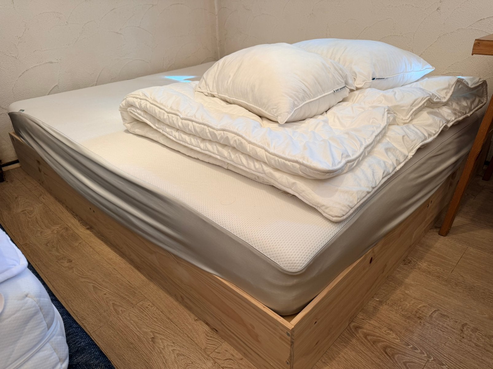 180cm houten bed frame (kan geschilderd in leuke kleur), Ophalen, Zo goed als nieuw