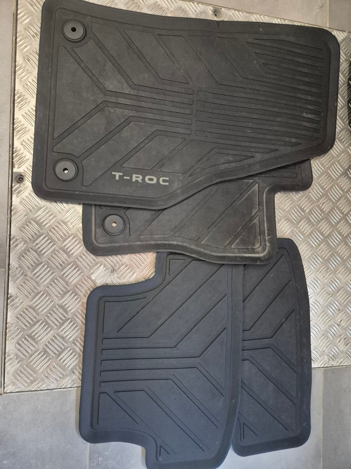 tapis de sol en caoutchouc, Enlèvement