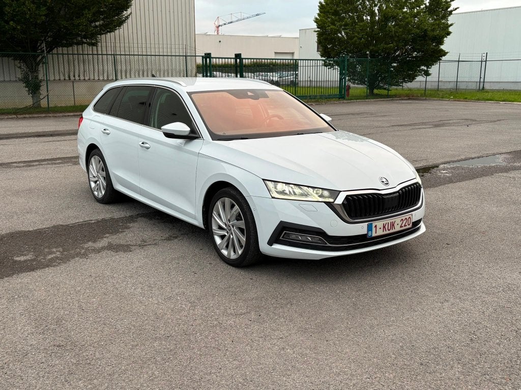 COMBI 1.4TSI EV PHEV DSG Style *AUTOMAAT*LEDER*, Autos, Achat, Euro 6, Entreprise, Entretenue par le concessionnaire