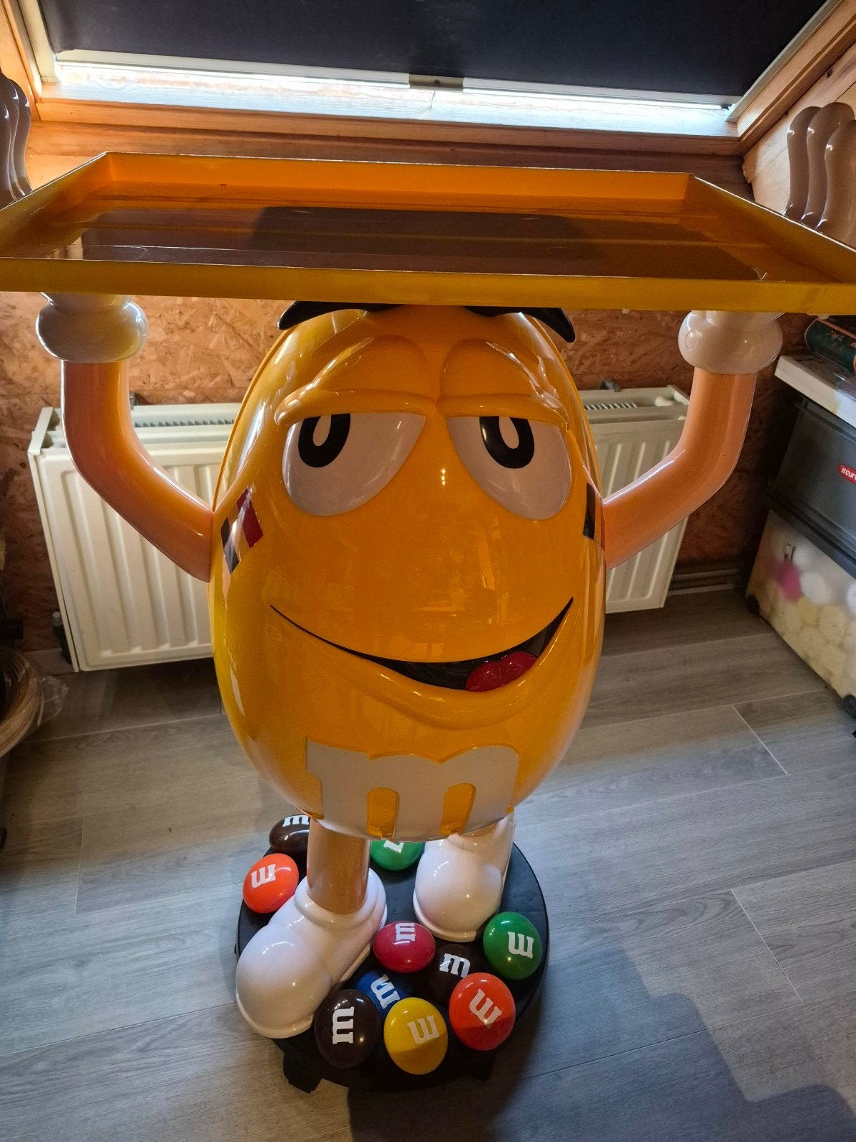 lot M&M’s, Ophalen