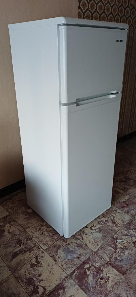 KOELKAST BEKO, Elektronische apparatuur, Koelkasten en IJskasten, Ophalen, Gebruikt, Met aparte vriezer, 140 tot 160 cm