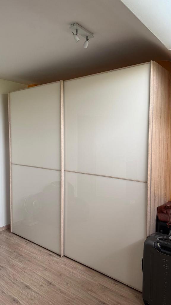 Grande garderobe avec portes coulissantes - comme neuf, Huis en Inrichting, Kasten | Kleerkasten, Ophalen, Zo goed als nieuw