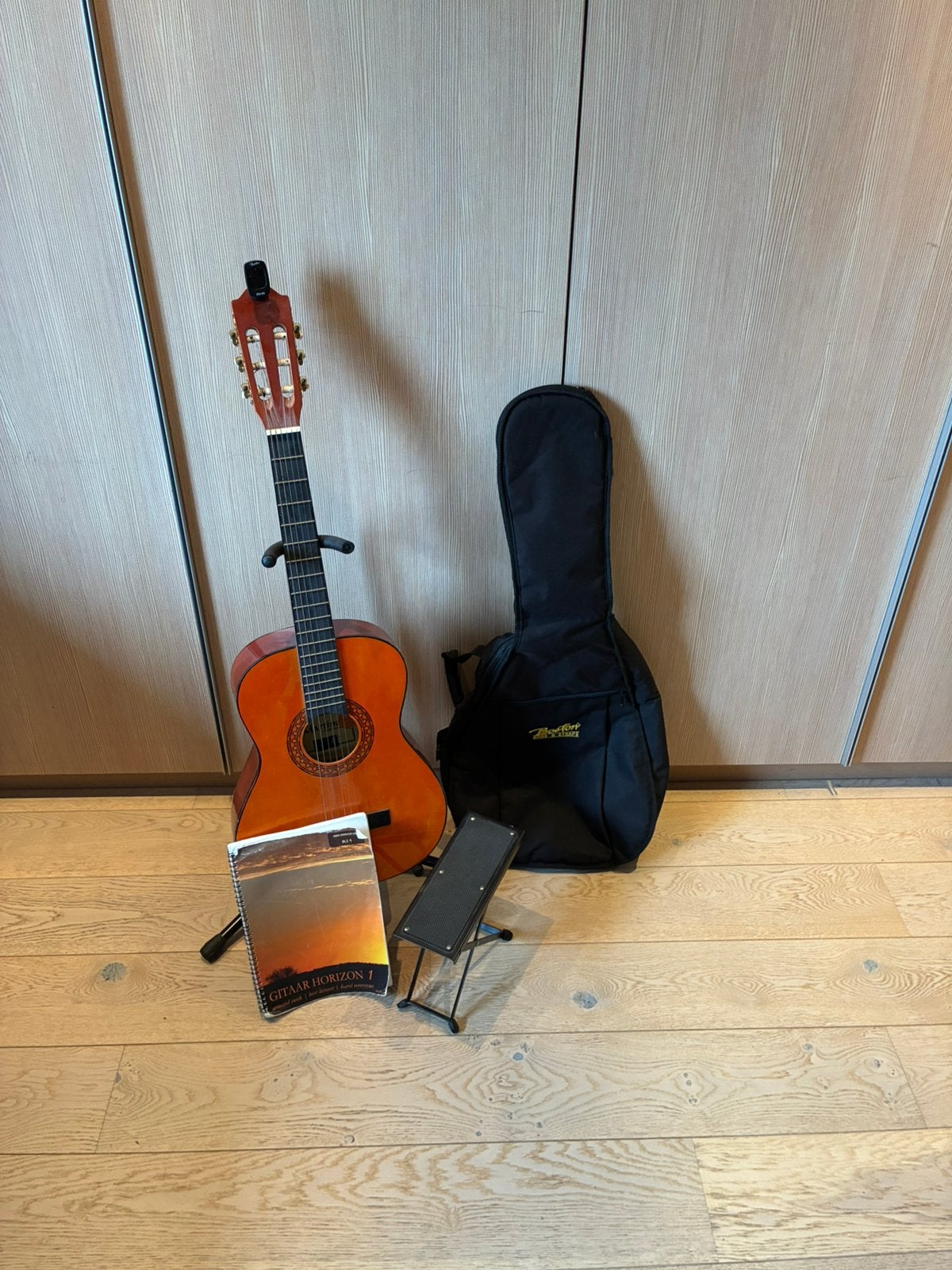 3 4 gitaar met stemmer voetsteun en bijpassende za, Muziek en Instrumenten, Ophalen, Zo goed als nieuw, Akoestisch, 6-snarig