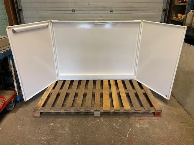 TABLEAU BLANC, 2 TRAPPES LATÉRALES ET ÉCRAN, Enlèvement, Utilisé, Tableau blanc