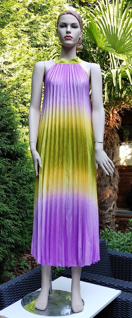Elegante maxi-halterjurk Madison met plooien One Size, Kleding | Dames, Jurken, Overige kleuren, Nieuw, Ophalen of Verzenden, Madison