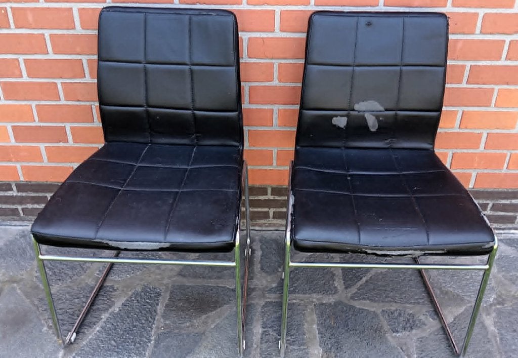 2 Zwarte stoelen   GRATIS, Ophalen, Gebruikt