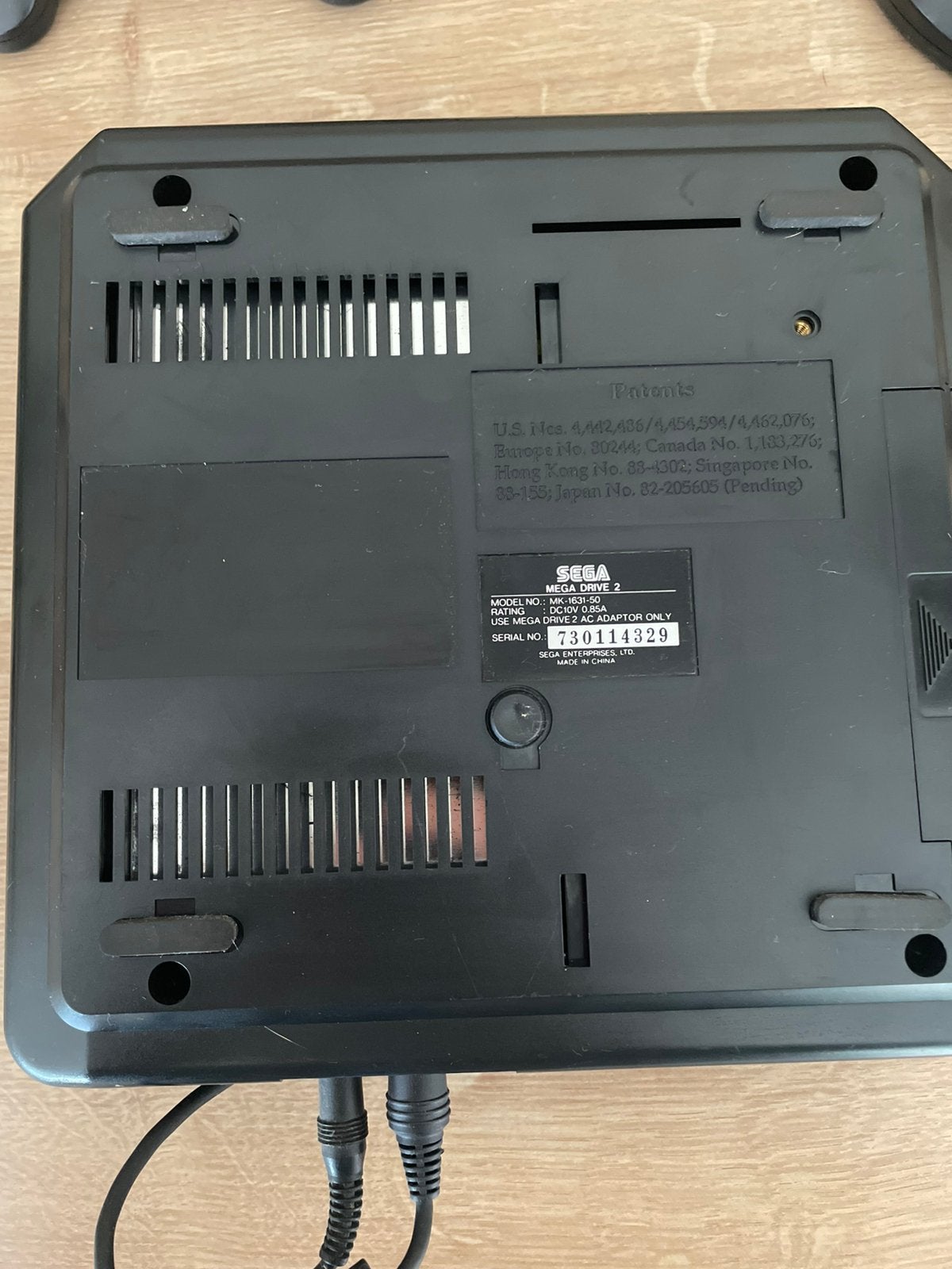 Console Sega Mega Drive II + 2 manettes et câbles, Consoles de jeu & Jeux vidéo, Enlèvement, Comme neuf, Avec 2 manettes, Mega Drive