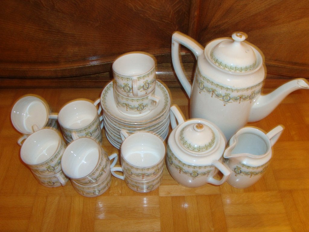 Koffieservies in Oud Brussels porselein., Ophalen