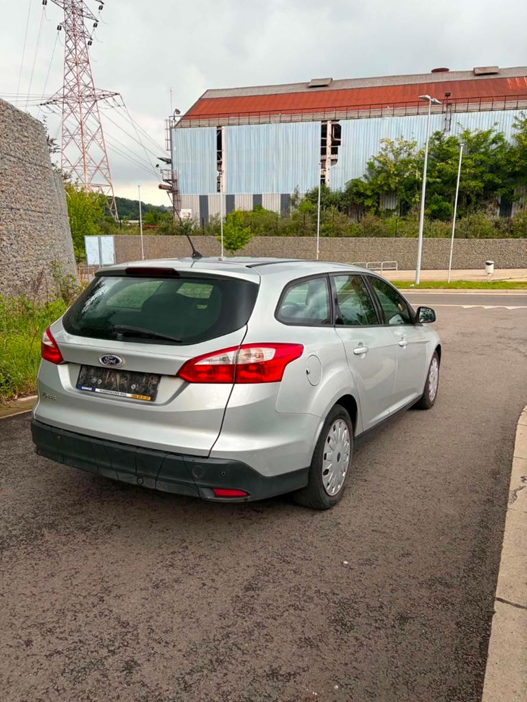 Ford Focus 1.6 Tdci break prêt à immatriculer, Entreprise, Boîte manuelle, 5 portes, Tissu