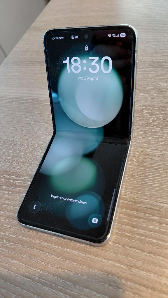 Samsumg Galaxy Z flip 5, Télécoms, Téléphonie mobile | Samsung, Utilisé, Galaxy Z Flip, 256 GB, Sans abonnement, Sans simlock