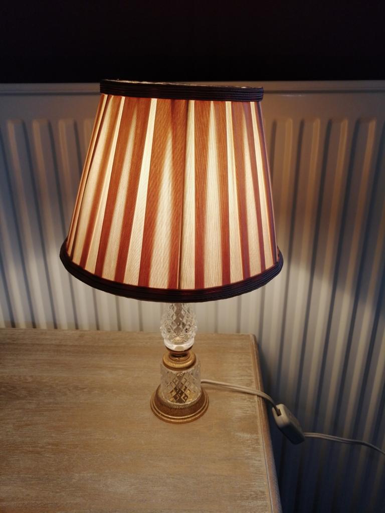 Lampe de table vintage en cristal, France, Antiquités & Art, Antiquités | Verre & Cristal, Enlèvement ou Envoi