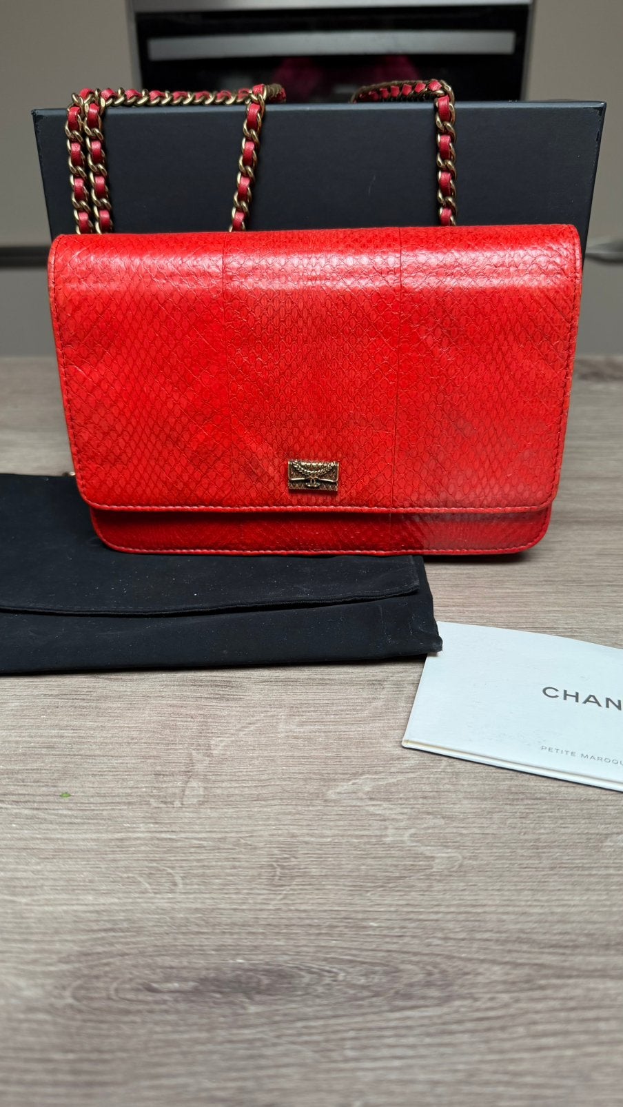 Prachtige woc chanel rood python leder wallet on chain, Handtassen en Accessoires, Tassen | Damestassen, Ophalen of Verzenden