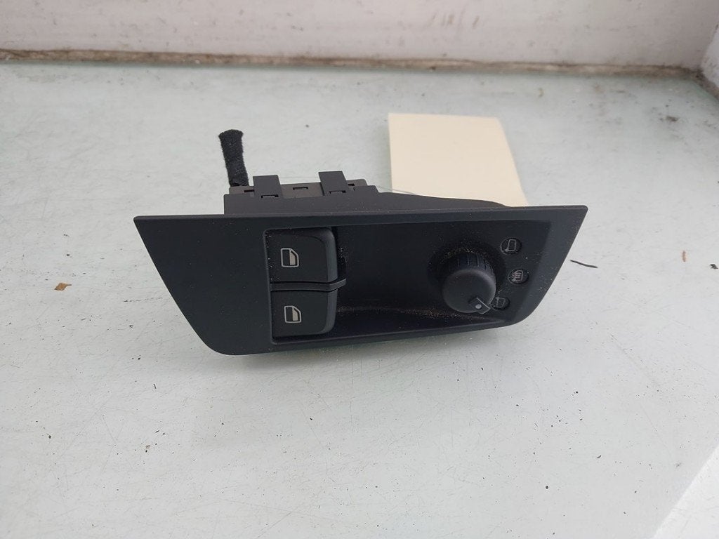 COMMUTATEUR VITRES ELECTRIQUES Audi A1 (8X1 / 8XK), Auto-Union-Straße  1,
85057  Ingolstadt, DE, Info@audi.de, Audi, Utilisé