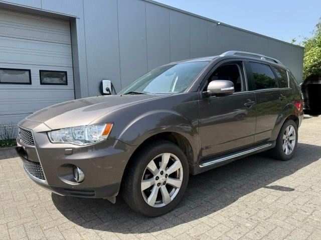 Mitsubishi Outlander 2.2 DI-D 4WD TC-SST XTRA *7-plaatsen, Autos, Mitsubishi, Cuir, Achat, Outlander, Entreprise