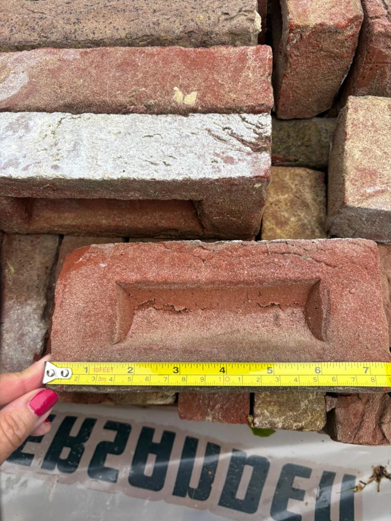 Bakstenen palet bijna volledig, ongeveer 300 stuks, Ophalen, Zo goed als nieuw, Bakstenen