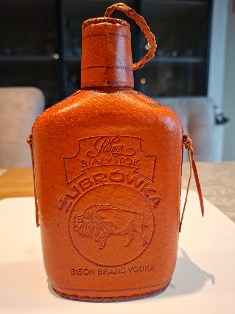 Vintage Żubrówka Bison Brand Vodka fles met leren hoes, Ophalen