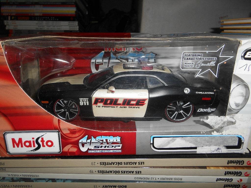 Maisto 1/24 Dodge Challenger Police, Hobby en Vrije tijd, Ophalen of Verzenden, Maisto