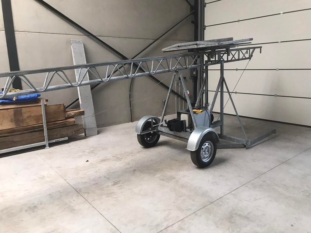 BOUWLIFT 220 Volt, Ophalen, Zo goed als nieuw, Bouwlift