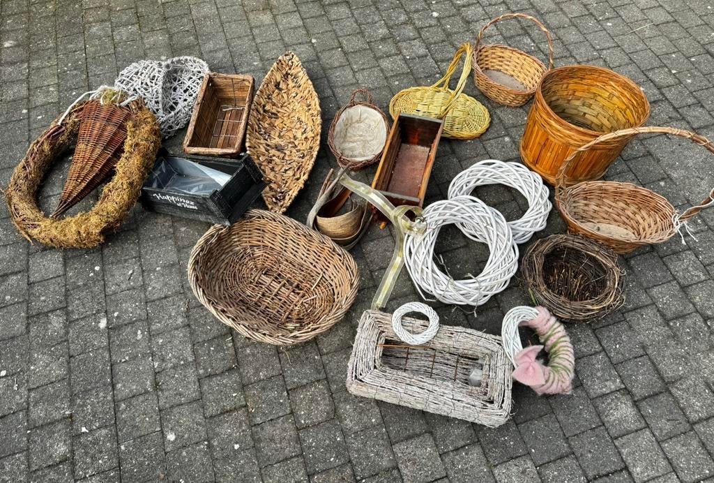 Rieten mandjes voor bloemschikken, Enlèvement, Comme neuf