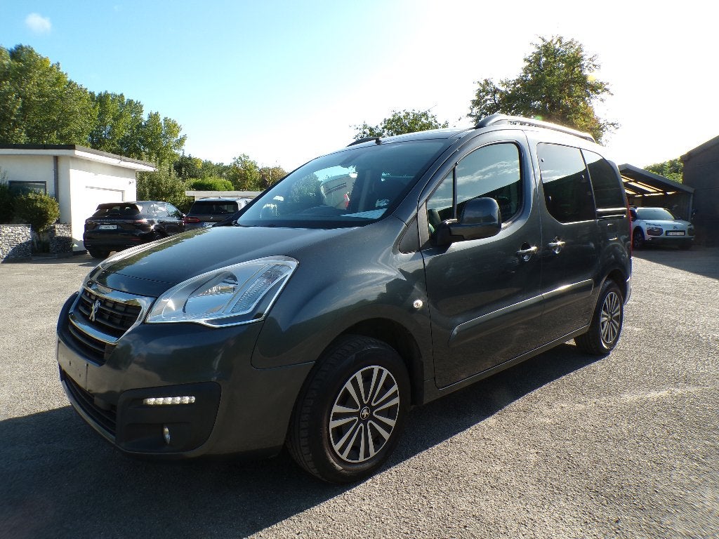 Peugeot Partner 1.2i Clima/5 places /Garanti/Moteur nouveau, Autos, Peugeot, Argent ou Gris, Achat, Entreprise, Cruise Control
